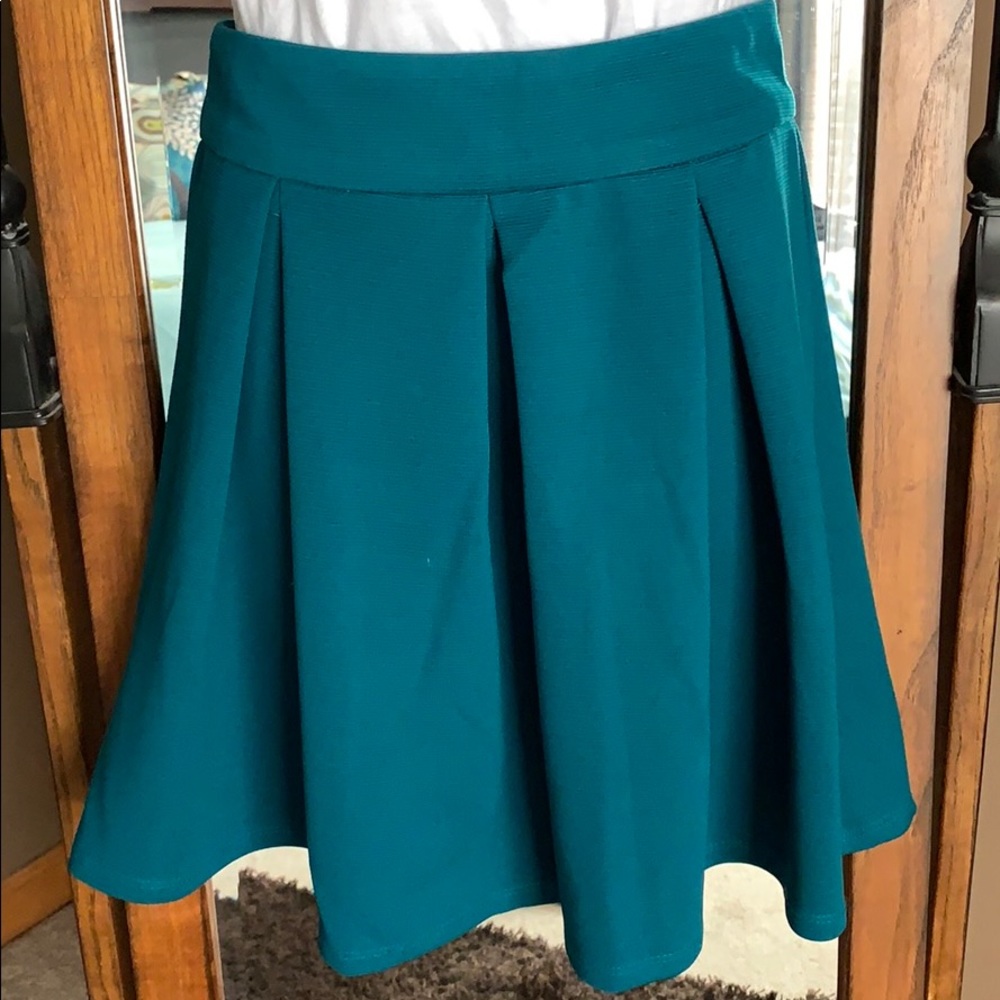Pleated skirt